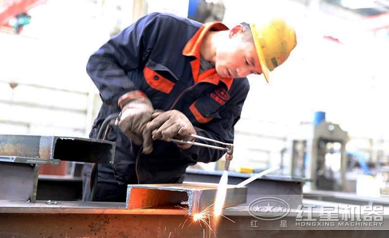匠心做工，每一道石子移動破碎生產線都嚴謹以待