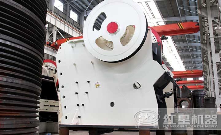 PE顎式破碎機產量1-2200t/h，排料口10-350mm
