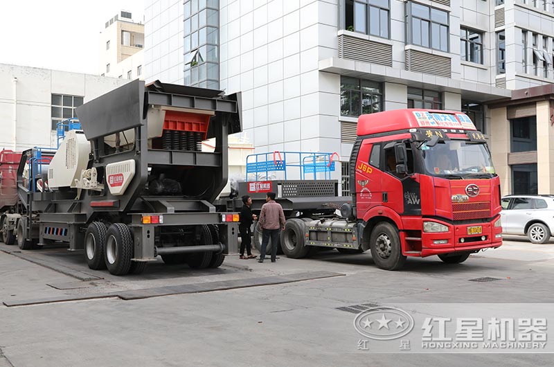 兩臺建筑垃圾破碎機陸續發貨中 兩臺建筑垃圾破碎機陸續發貨中