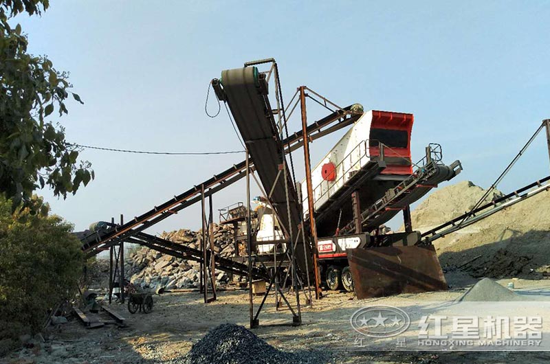 安徽客戶(hù)大型移動(dòng)石頭磨砂機(jī)作業(yè)現(xiàn)場(chǎng) 安徽客戶(hù)大型移動(dòng)石頭磨砂機(jī)作業(yè)現(xiàn)場(chǎng)
