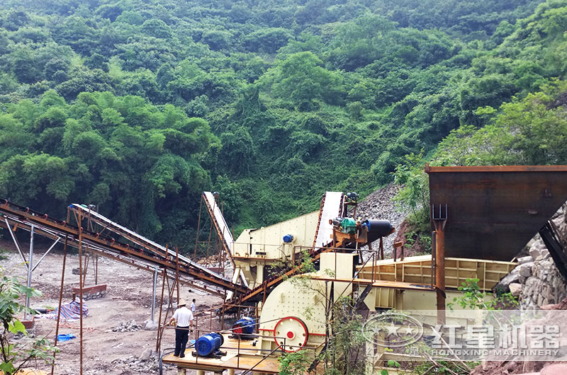 河南焦作青石錘破加工現場 河南焦作青石錘破加工現場
