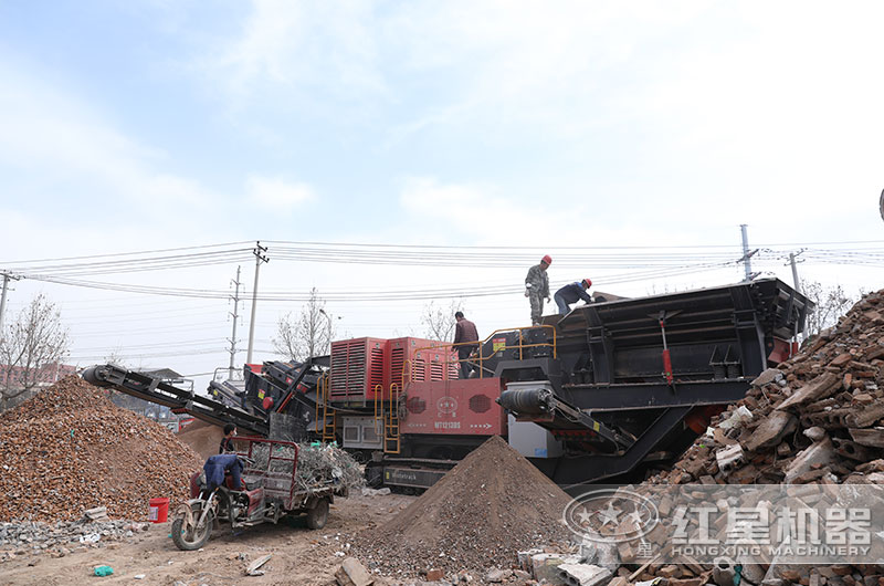履帶移動建筑垃圾處理加工現(xiàn)場 履帶移動建筑垃圾處理加工現(xiàn)場